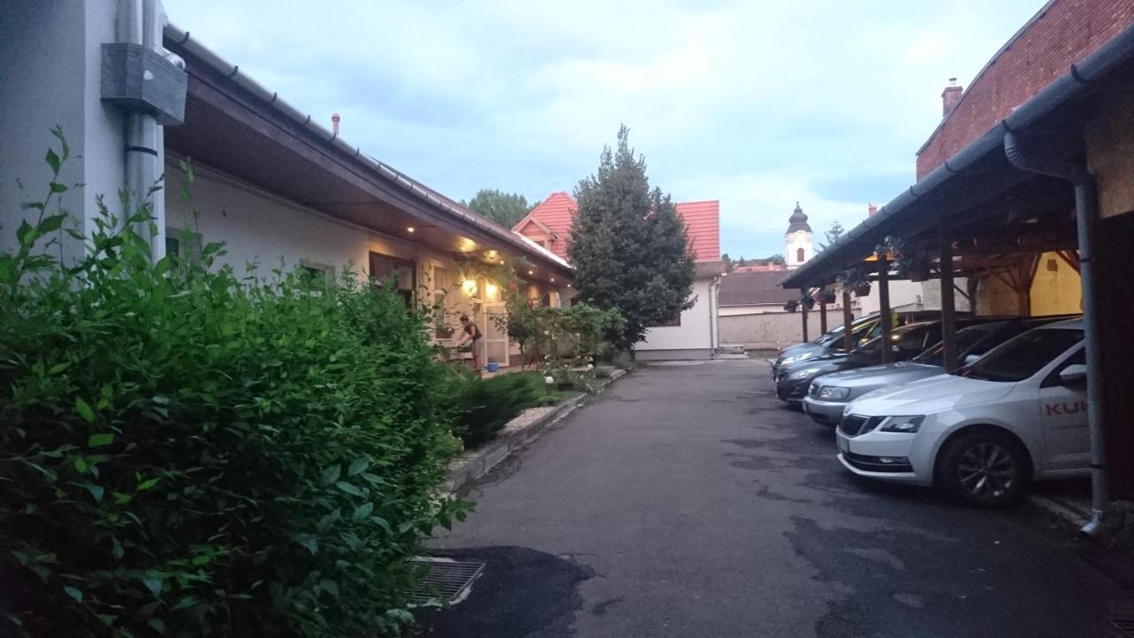 Nobilis Apartman Eger Exteriör bild