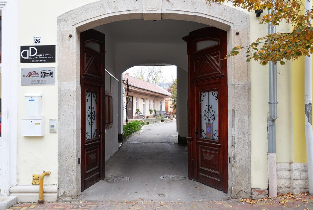 Nobilis Apartman Eger Exteriör bild