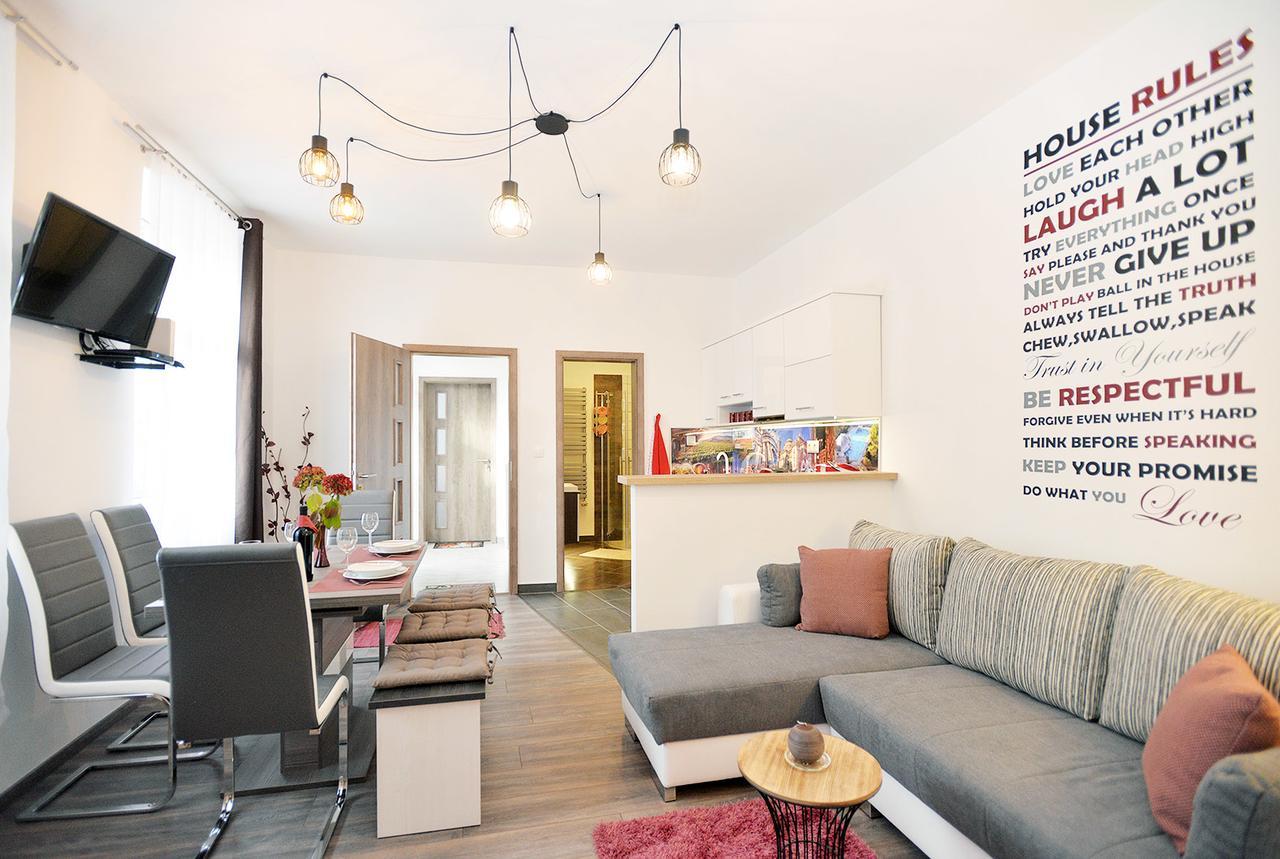 Nobilis Apartman Eger Exteriör bild